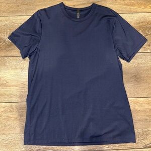 Men’s Lululemon T-Shirt Size Large Navy